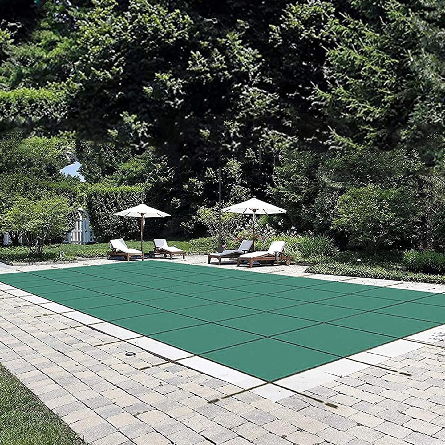 VEVOR Pool Safety Cover, Fits 16x32ft Rectangular Inground Winter Swimming Pools, with 4x8ft Center End Step, Triple Stitched, High Strength Mesh PP, Great Rain Permeability, Installation Hardware